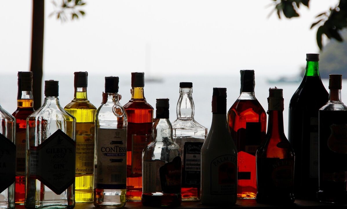 bebidas alcohólicas como causa de baja potencia después de los 60